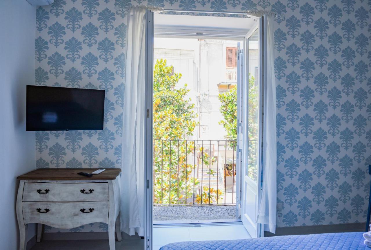 Corso Vittorio Elegant Suites Lipari ภายนอก รูปภาพ